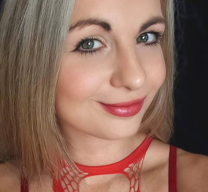 Du stehst auf reife Frauen vor der Cam? Dann ist das Camgirl SexyMilfDiana die perfekte Wahl