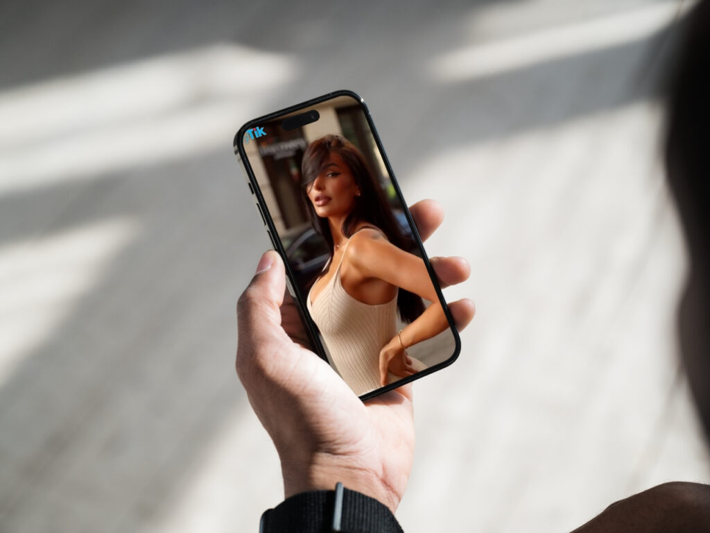 Auf OnlyTik laden Erotikstars ihre eigenen Shorts hoch. Dadurch gibt es auch viele erotische Reels ohne Sex
